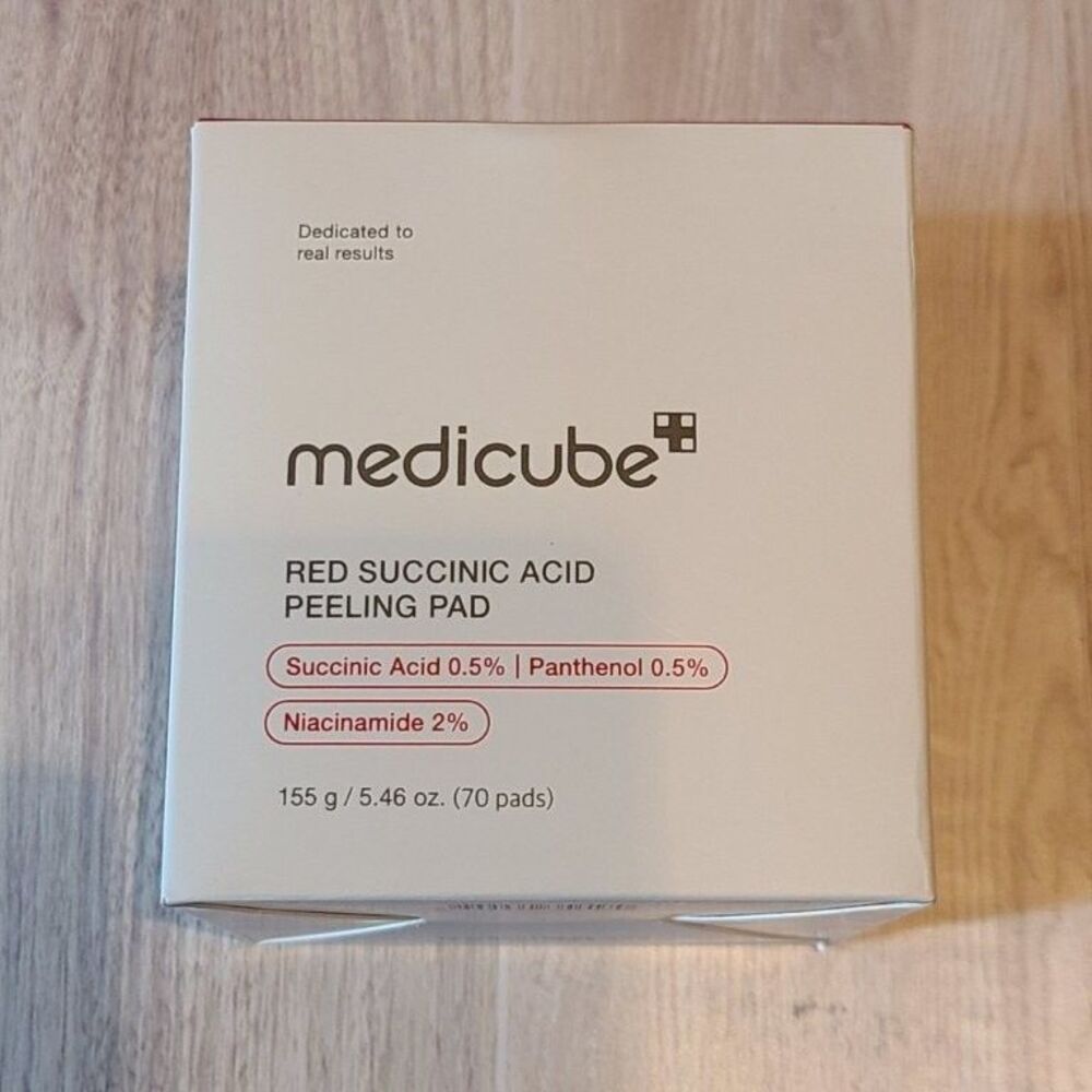 Medicube Red Succinic Acid Panthenol Exfoliating Facial Peeling Pad Toner 70 Ct